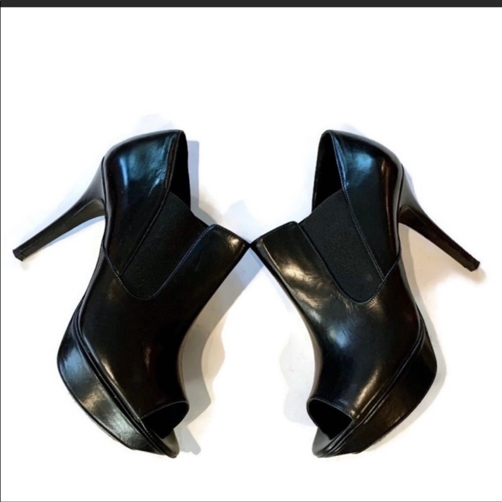 Vera Wang Lavender bootie